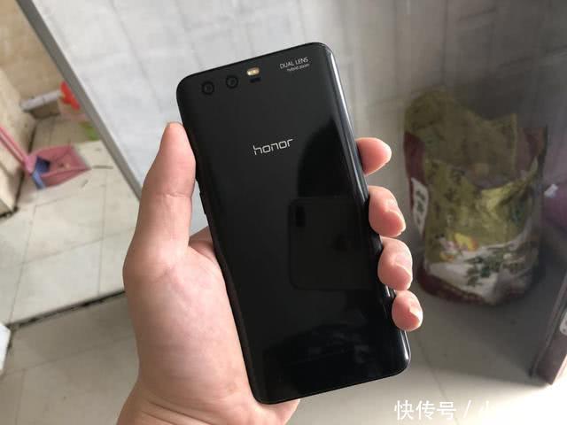 什么时候换手机华为手机最便宜 t01d639ece5f94ca3e5.jpg?size=640x480