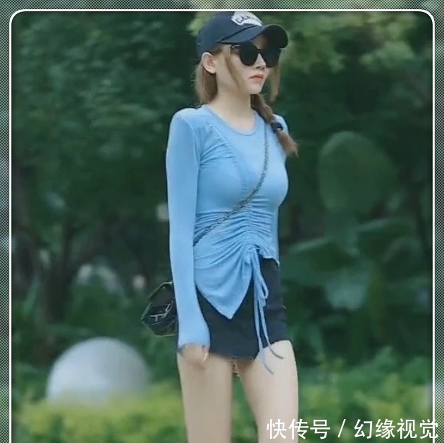 【行走】街拍:小姐姐腿长一米八,远远看去就是行走的“竹签”