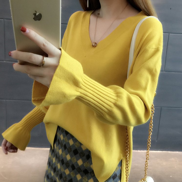 入秋别穿套装，今秋流行针织衫，搭不搭半裙都美的扎心