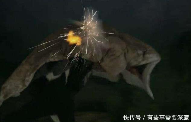  【剧中】抗战剧中，用湿棉被挡子弹的操作，是否靠谱呢！