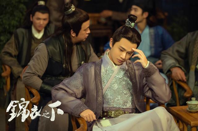 「喜欢」30岁的任嘉伦为何爆红, 被观众喜欢 赵丽颖的点评很到位