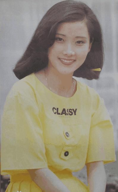 她是成功的跨界演员,被称为姨太太专业户,除夕夜嫁给初恋成这样