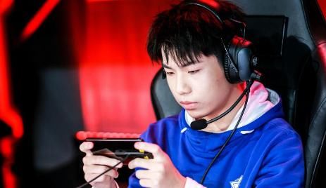 选手:大人,时代变了!Estar战绩不佳惹非议,花海怒打22场1v1发泄情绪