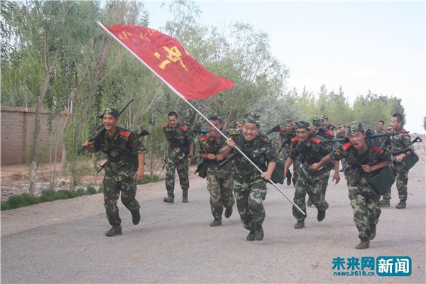 【网络媒体国防行】小车推出来的“十亩江南”:大漠虎兵建绿洲 强