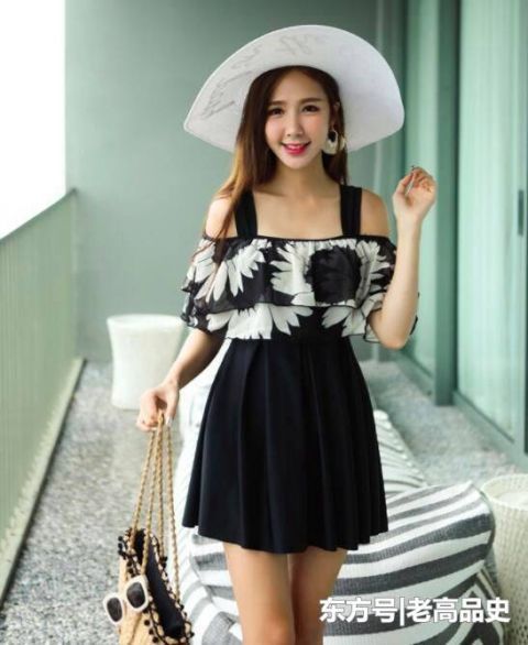  「女性」小巧玲珑的泳衣美女，年轻又漂亮，穿出十足女神范！