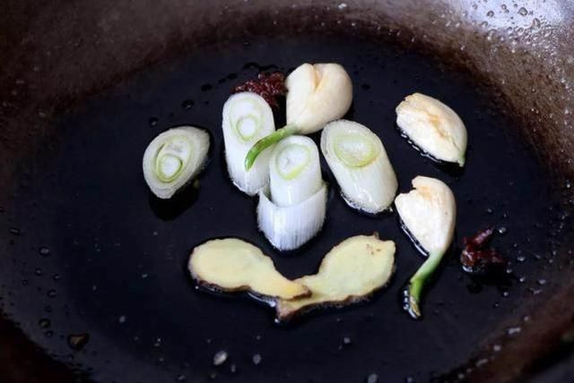 香脆:煎带鱼关键在哪里?2处把控好,不破皮又香脆