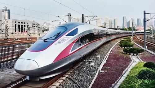  [经济意义]我国三大超级干线高铁，经过16个万亿俱乐部城市，连