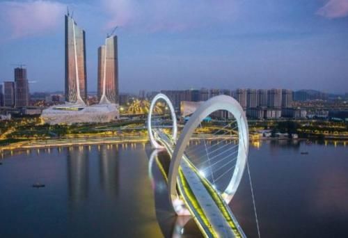  「中国」中国地铁最发达的3个“新一线”城市，广州、深圳竟没上