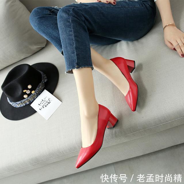  【气质】超时尚的女单鞋，鞋底柔软，款式新颖，穿出不一样的气质！