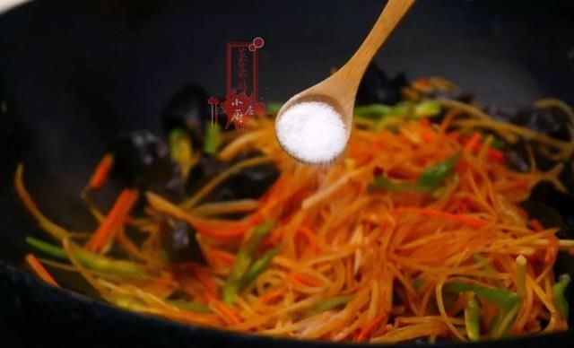  『肯定』这么吃土豆，你肯定是第一次见，三碗米饭都止不住呢！