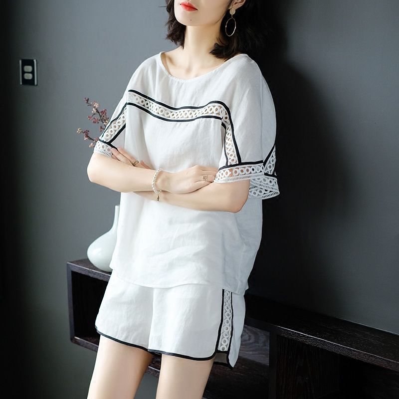 洋气女人夏季从不穿连衣裙,短裤套装+高跟鞋,走街上回头率爆表