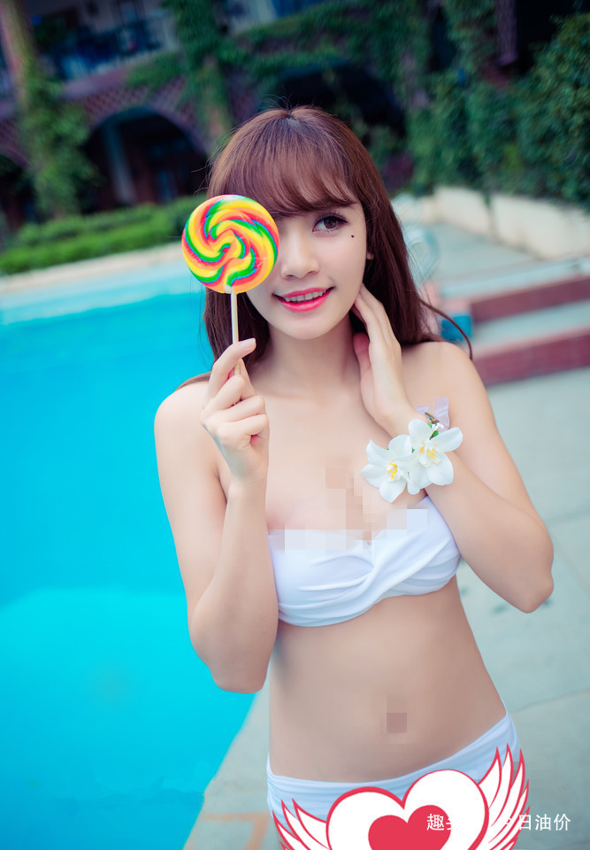 气质美女游鼓浪屿，蓝色比基尼写真，清纯又可爱