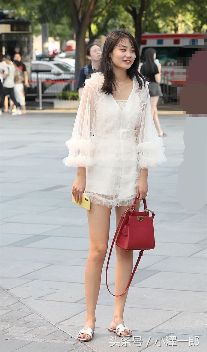 街拍美女第一是长腿第二还是长腿