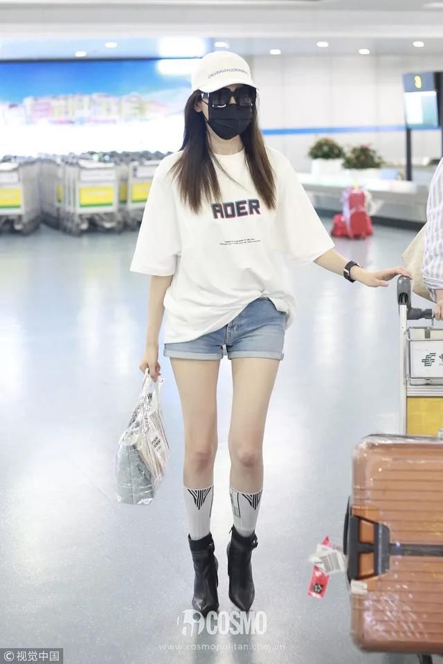 时髦办｜腿长成这样，请放过长筒袜