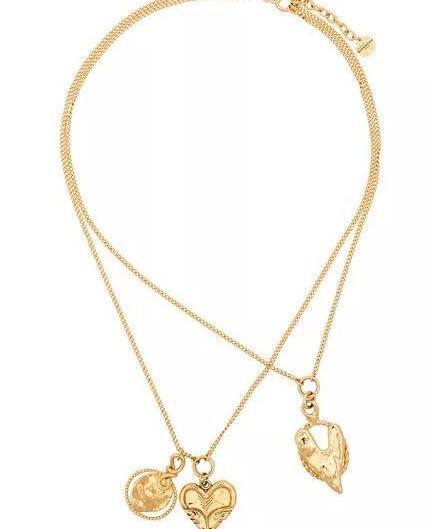 窦靖童周迅忘年交同框，同款搪瓷杯要不要来一只？