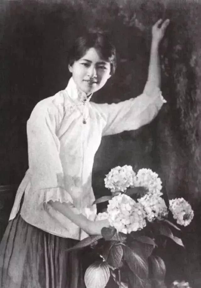  民国时期：100年前的民国女子潮爆了！猜猜谁是民国第一“时髦精”？