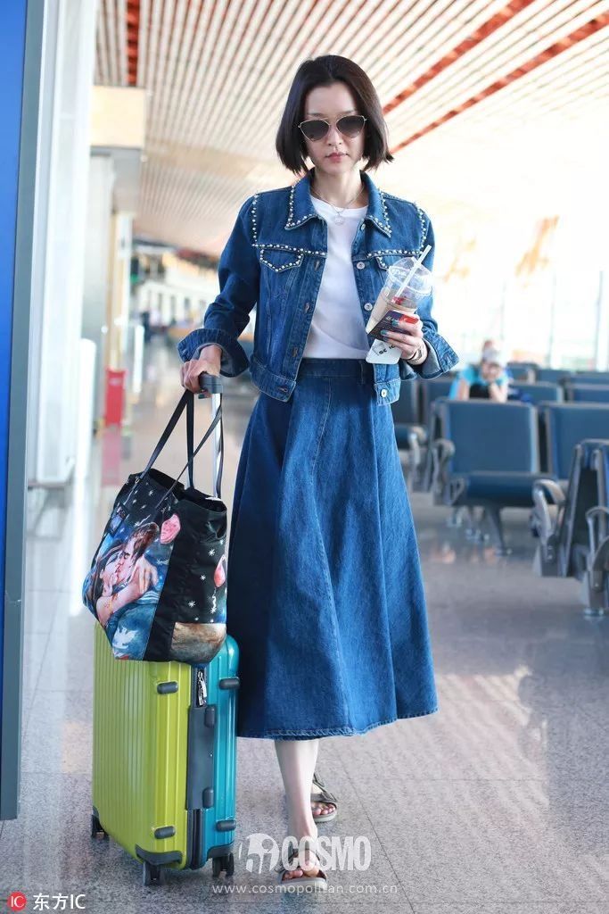 时髦办 | 两个月不见的刘亦菲穿上牛仔裙更美了