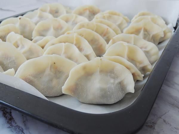 『适合』春天常吃饺子,不吃猪肉改吃素,这样配菜最适合,营养丰富