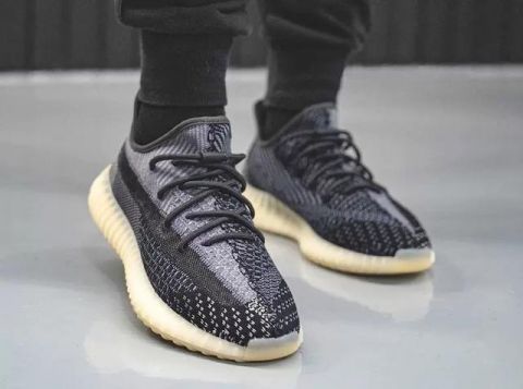  『曝出』霸屏的Yeezy已经曝出9月新品