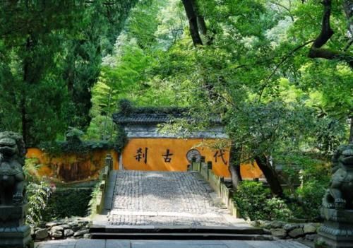 国内少有的“零差评”5A级景区，2元就吃饱，住一晚仅25元