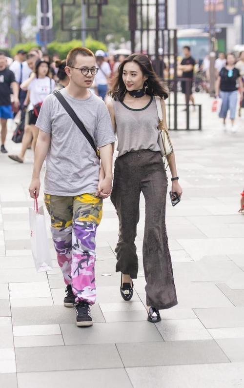 素人街拍：运动风也能让人入迷 最后一位也就看了三分钟