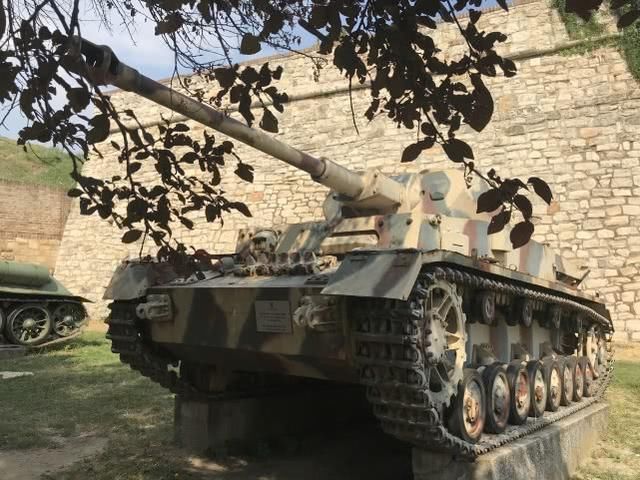  「南斯拉夫」中国援助的塞尔维亚太彪悍！博物馆藏有土耳其弯刀和美国隐身战机