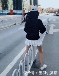  姑娘：搞笑gif：姑娘，你这样下去找不到男朋友的