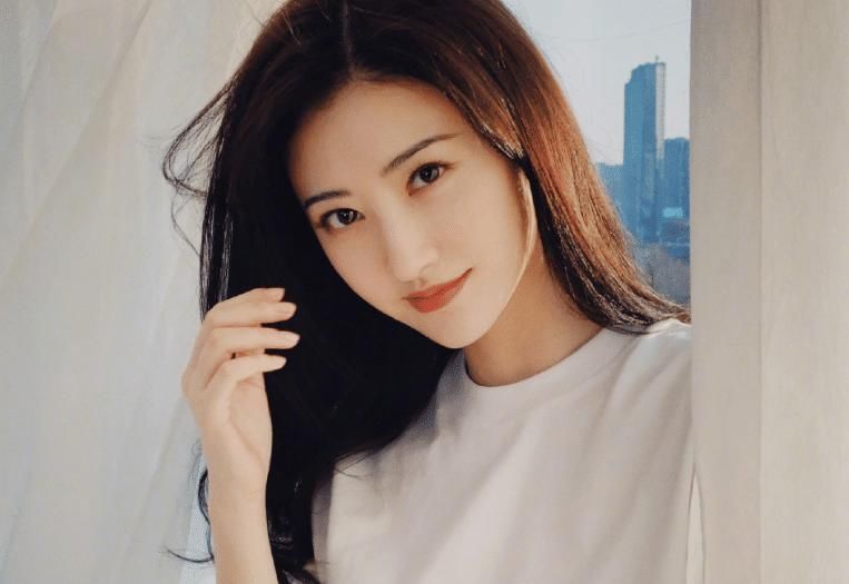  滤镜：景甜无滤镜生图被疯传，当看到照片那一刻，这有点不敢信啊！