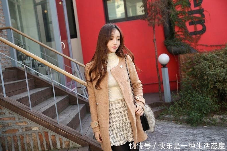 棕色■时尚穿搭第八期棕色毛呢外套搭配黑色打底裤