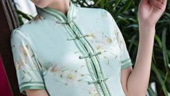 旗袍佳人，暗香浮动，优雅到了骨子里，尽显好身材