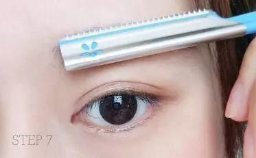 有颜值有身材有爱情，31岁的军嫂张馨予这次赢了