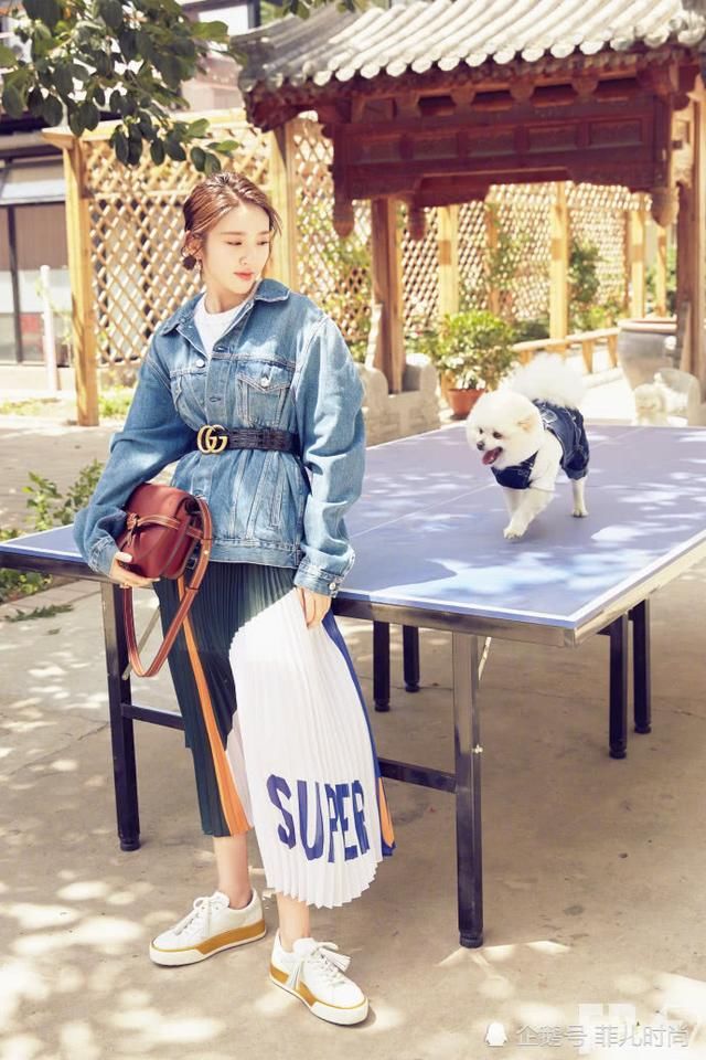 唐艺昕好尴尬！胖到短裤都快撑炸了，网友：这腿是认真的吗？