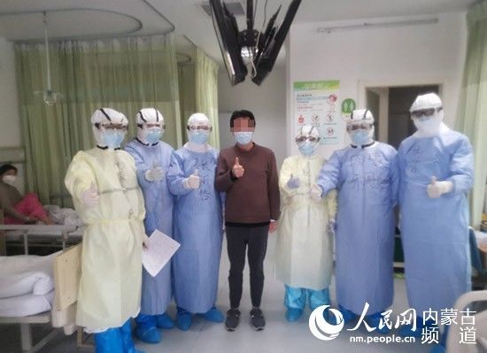  医疗队：一张张合影背后的故事