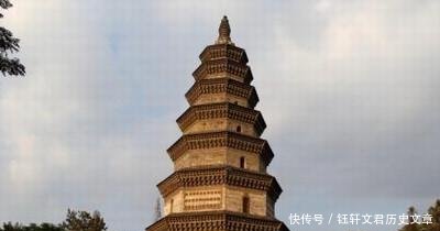 河南有座塔，传说塔底有海眼，里面有一对金鸭子遨游，常嘎嘎作响