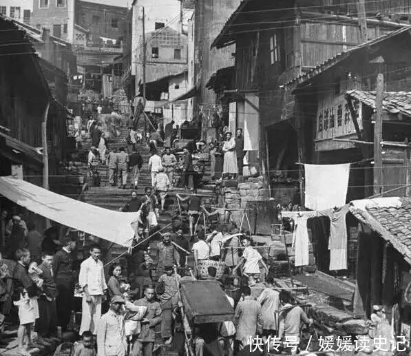 70年代，解放碑还是最高的建筑——老照片上的重庆记忆