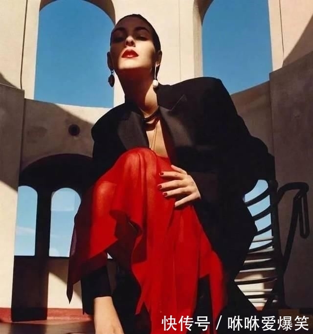  「柔美」潇洒、柔美的意大利女人，好看。