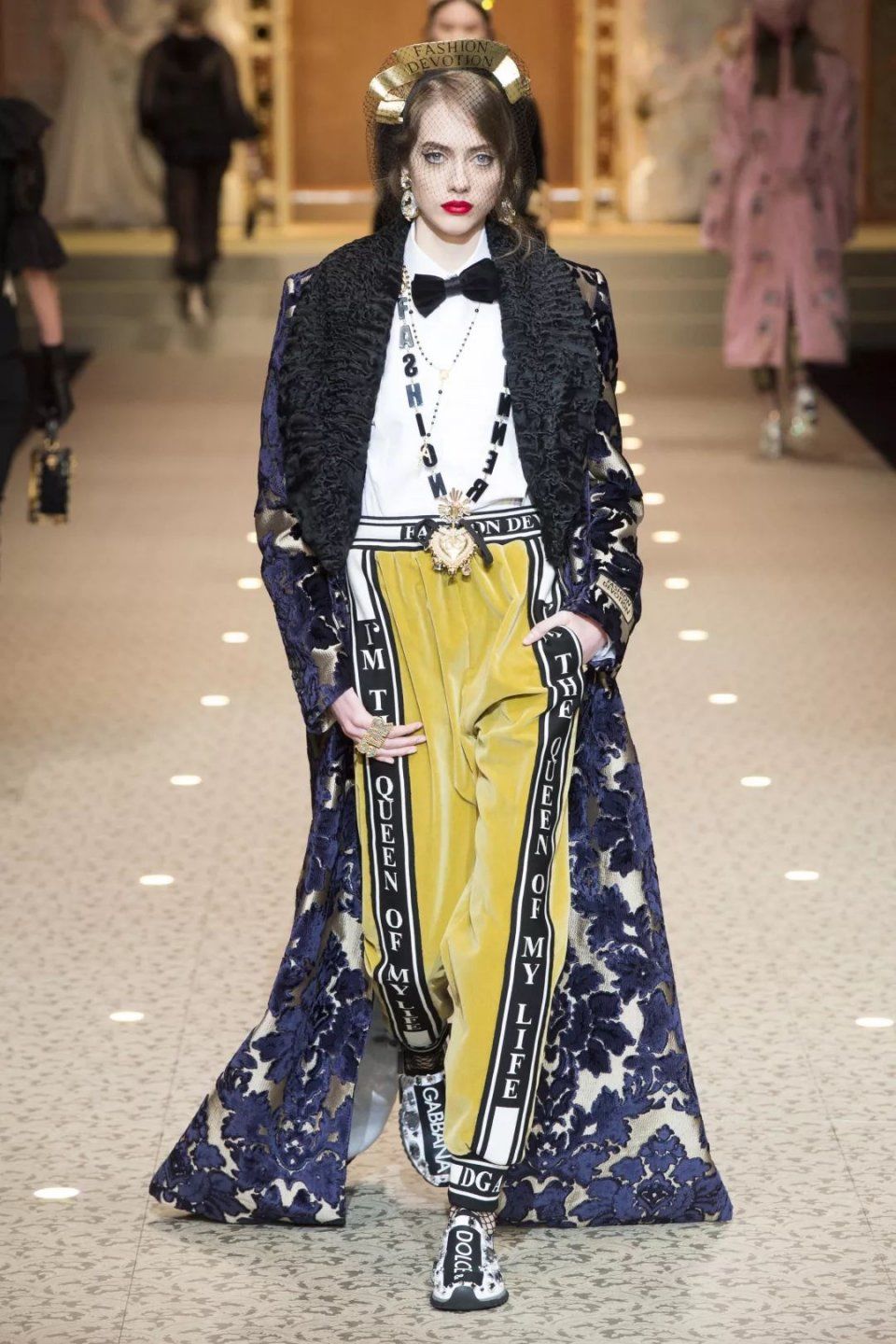 如何才能坐上四大时装周秀场的头排?