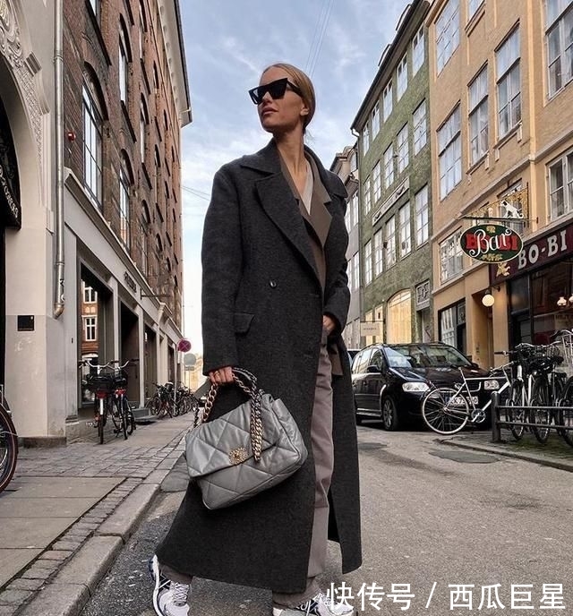 『过时』冬季不知道穿什么大衣,这3款就是永不过时的经典款式