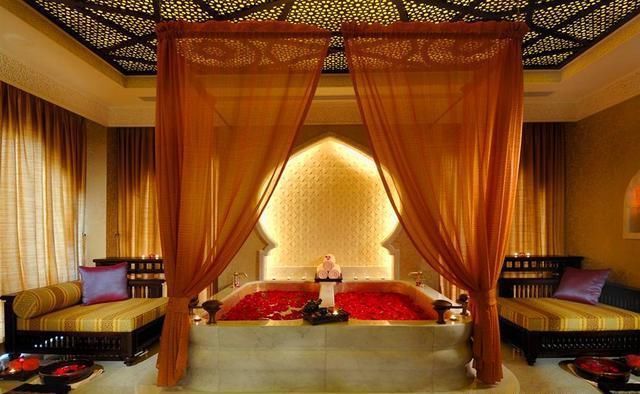 全球唯一的八星级酒店，耗资30亿美元打造，员工比客人还要多