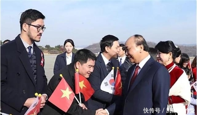「韵味」越南第一夫人太惊艳!一袭紧身中国风旗袍,尽显东方女性独特韵味