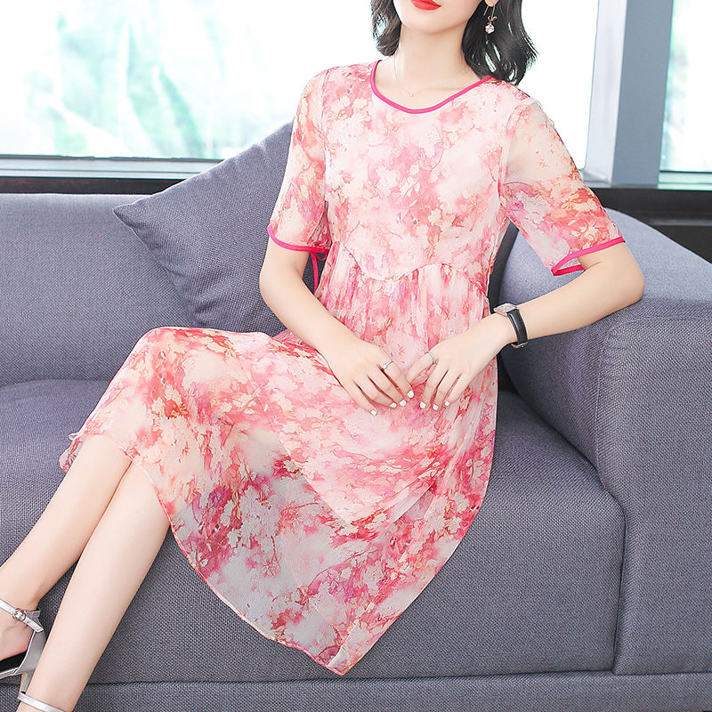 迷人包臀裙，性感又妩媚，让你的男神对你一见钟情