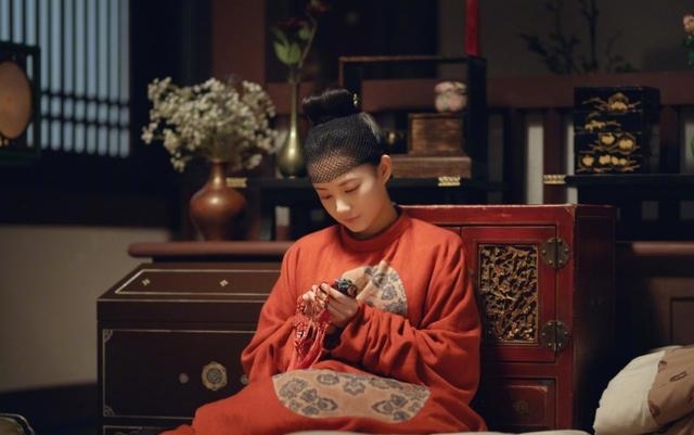 「于正」于正新作《鬓边》热播,另一部由他制作的古装宫廷剧官宣改名将袭
