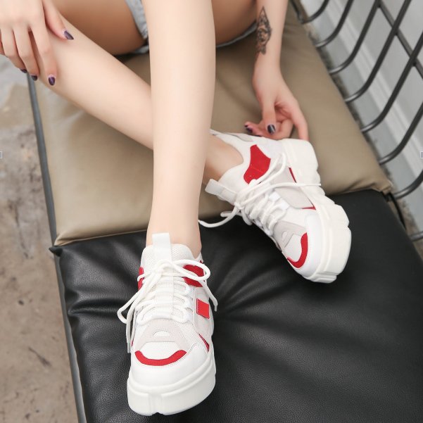 脱掉你的高跟鞋吧!漂亮的高跟凉鞋才能彰显女人的高贵气质