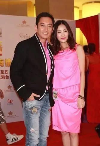  父女■她谈父女恋7年败5亿，离婚千万卖女拖垮前夫，35似嫩妹超潇洒