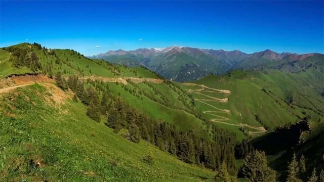 新疆有个地方,回归的时间比香港还晚,但是风景却非常美
