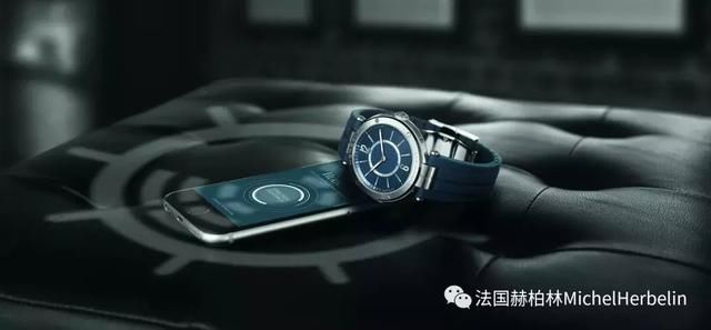 蓝色已经成为腕表的主色调