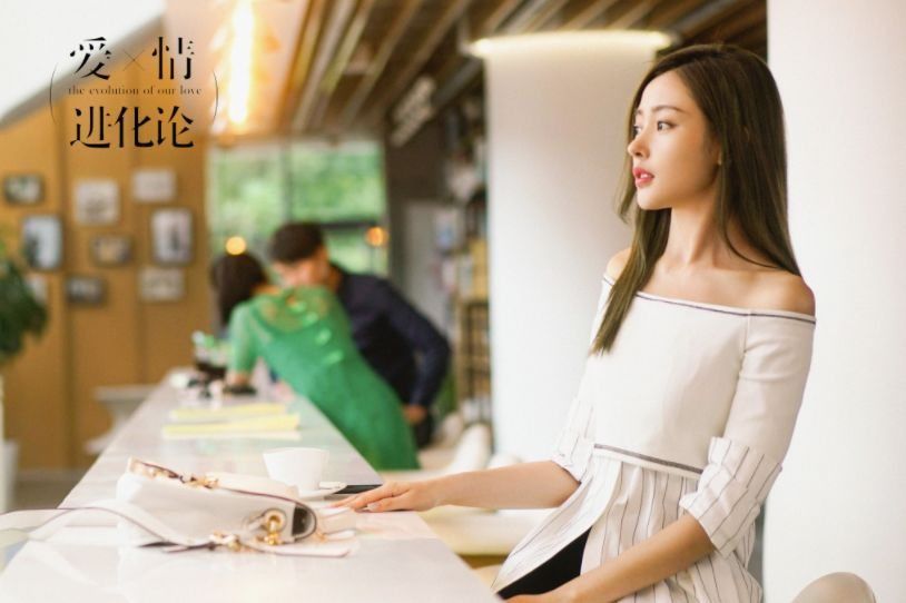 太子妃张天爱带着新发色杀回来了?