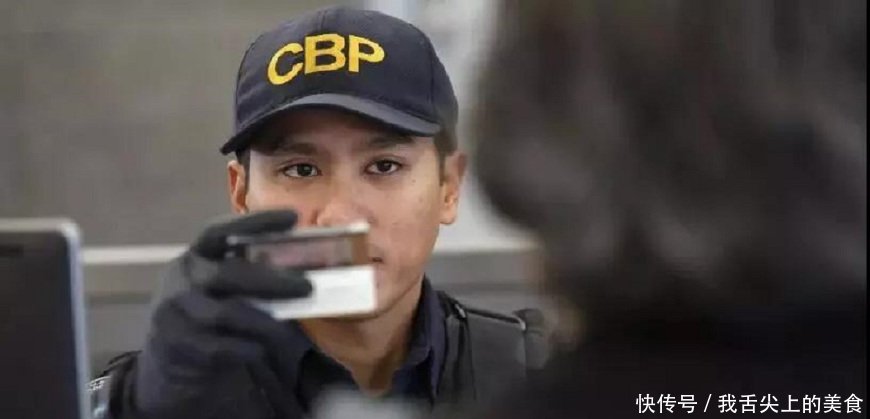 美国终于动手了,没收绿卡,已经入籍的也会被遣