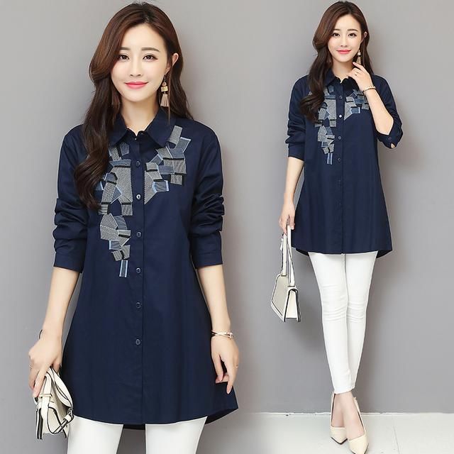 没见过这么心机的:刺绣小衫,搭配小脚裤,美得令男人女人都痴迷