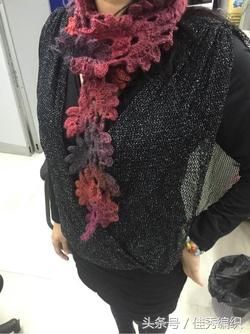 钩针编织教程图解 网红经典段染色三角形钩针披肩围巾大全 美极了